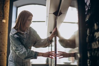 張り替えを終えたヴィクトリアン椅子の全体写真